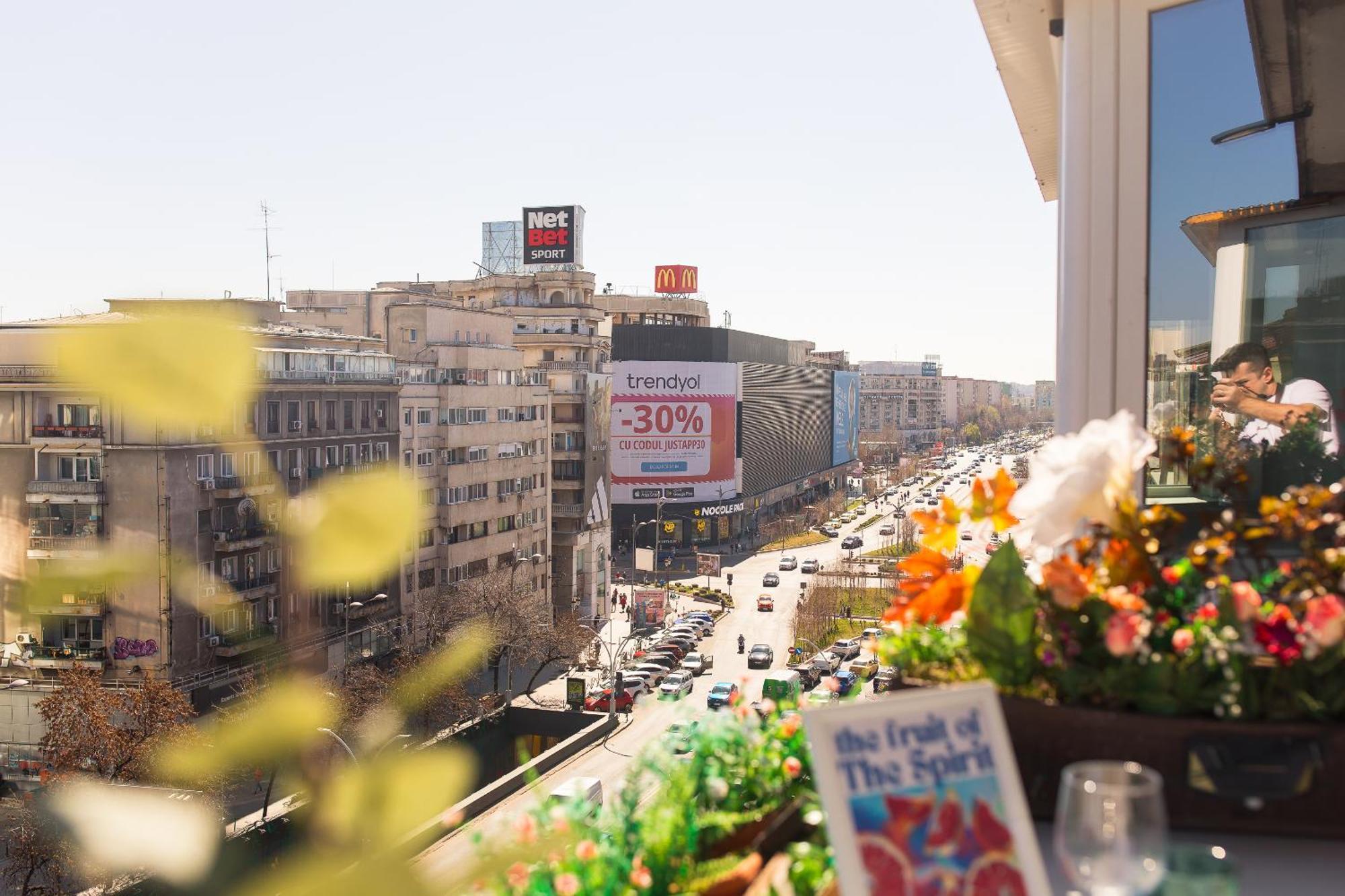 Old Town With Amazing View From The Balcony * בוקרשט