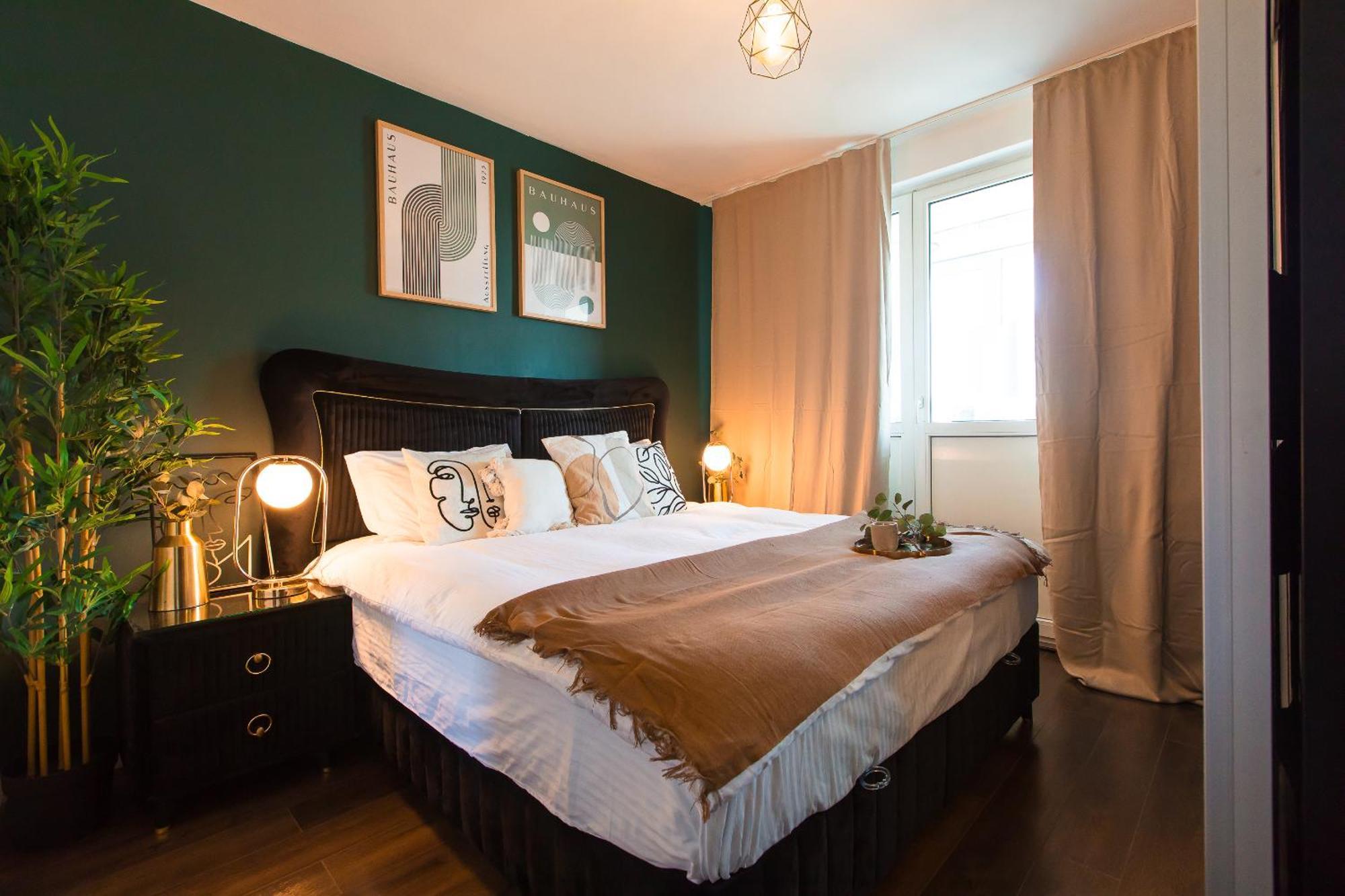Apartament Old Town With Amazing View From The Balcony Bucureşti